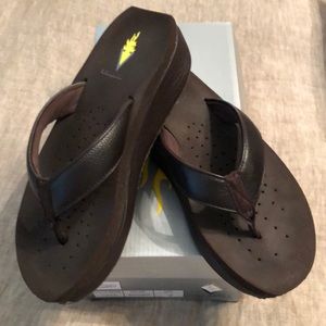 Volatile Cafe Brown size 7 sandals